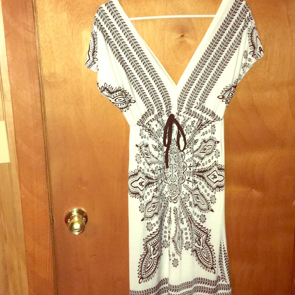 Black/white plunging neckline dress